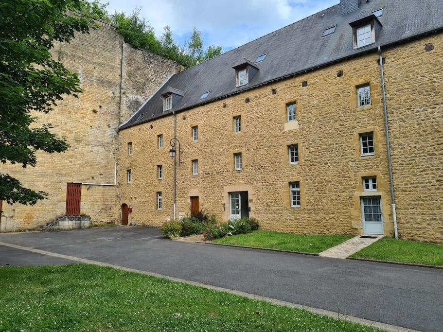 Aux Remparts Du Chateau Sedan Kültér fotó